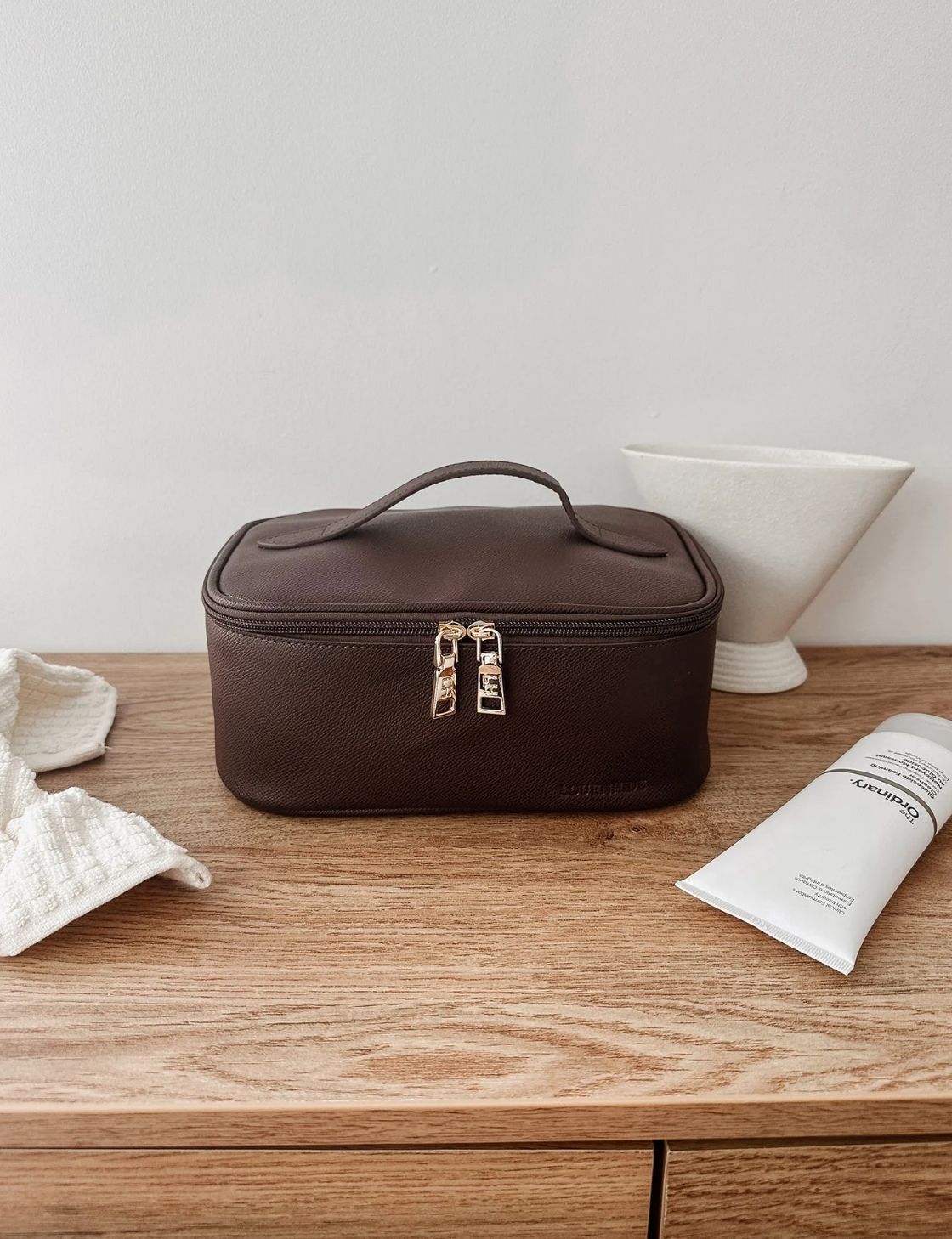 Baby Hepburn Cosmetic Case | Chocolate