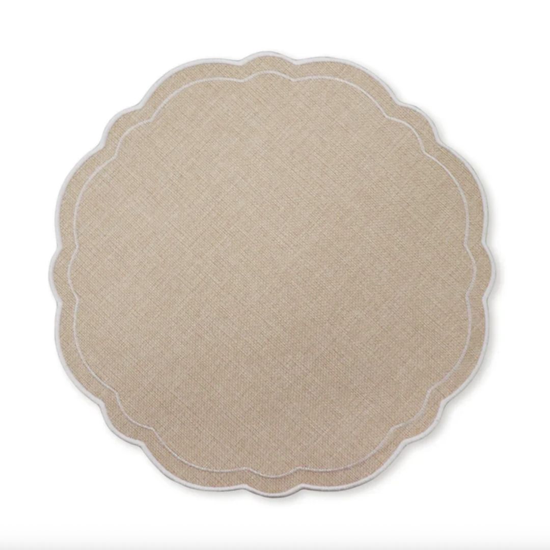 Claudia Natural/White Scalloped Round Placemat