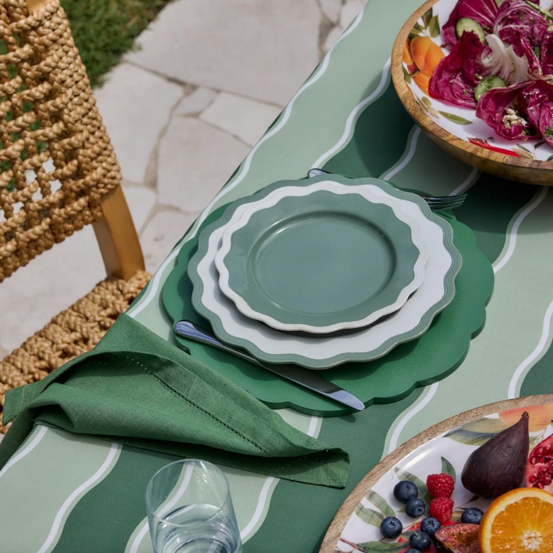 Scallop Wood Charger Plate | Green