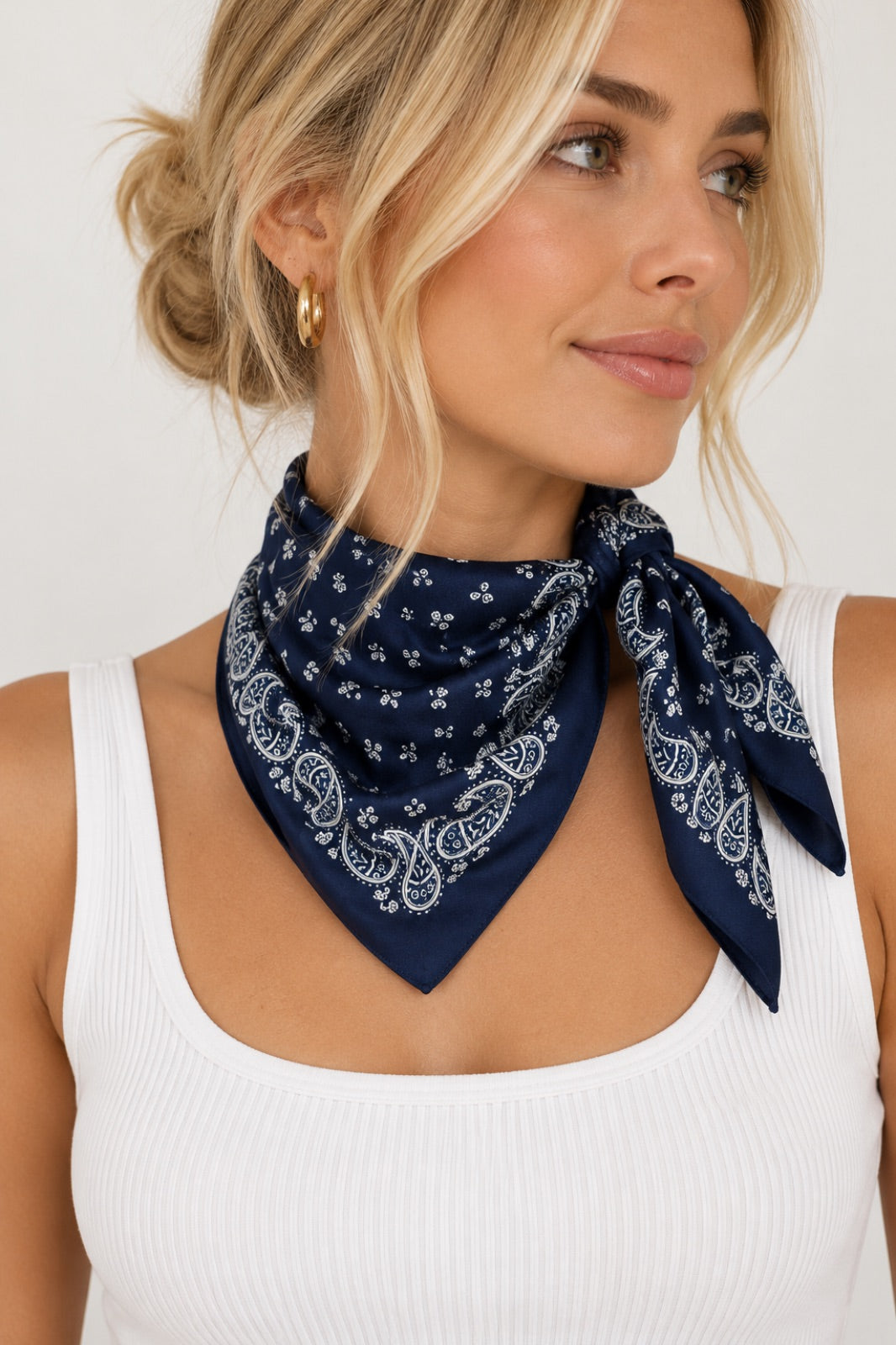 Scarf | Navy &amp; White Simple Paisley