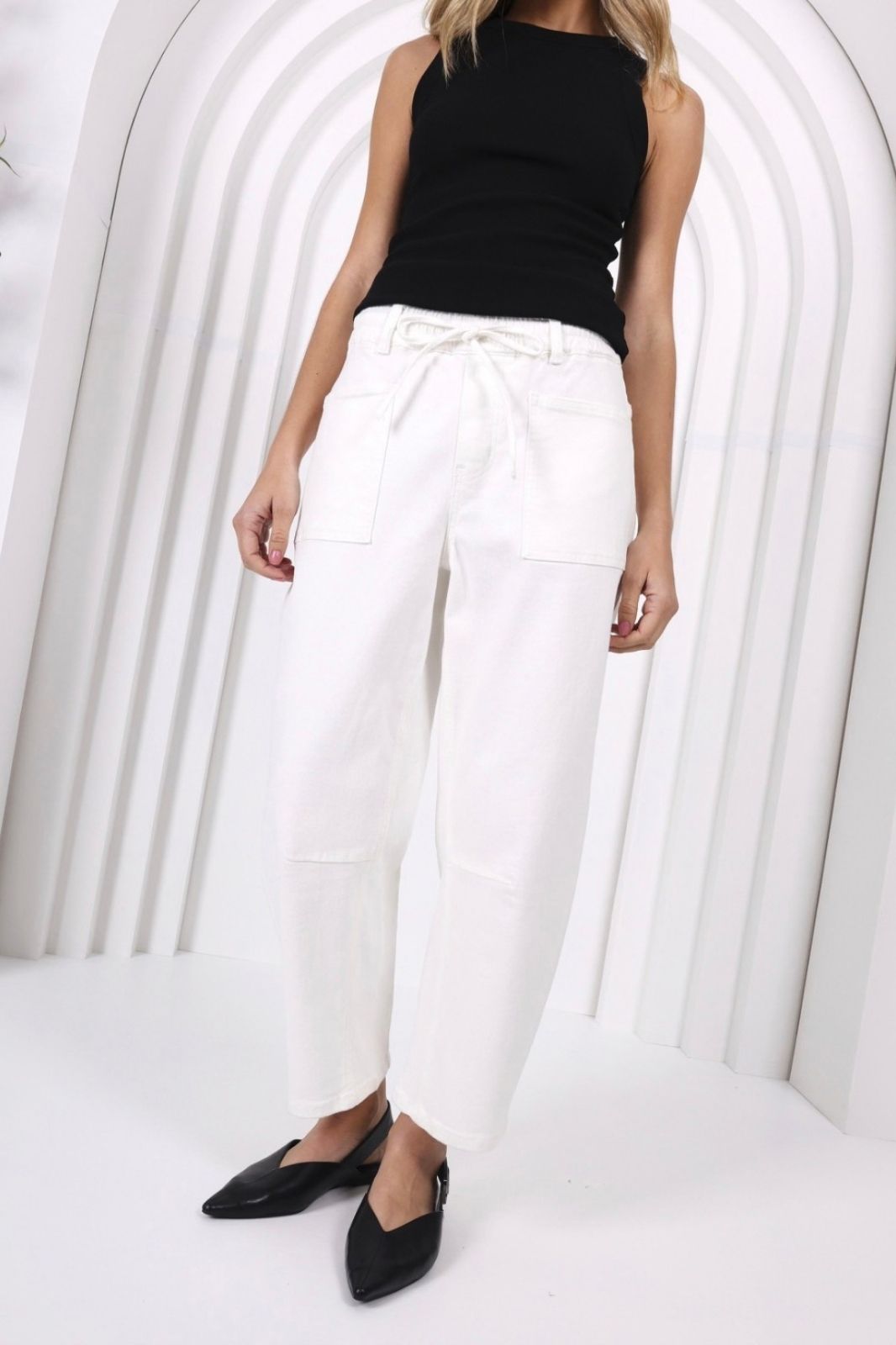 Leo Barrel Jean | White