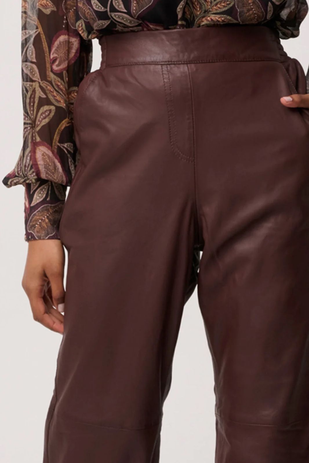 Joan Leather Elasticated Waist Straight Leg Pant | Oxblood