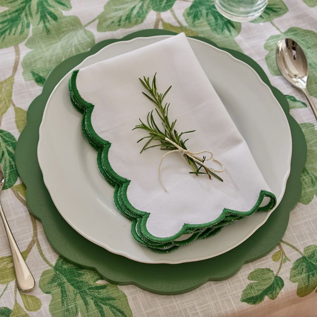 Scallop Wood Charger Plate | Green