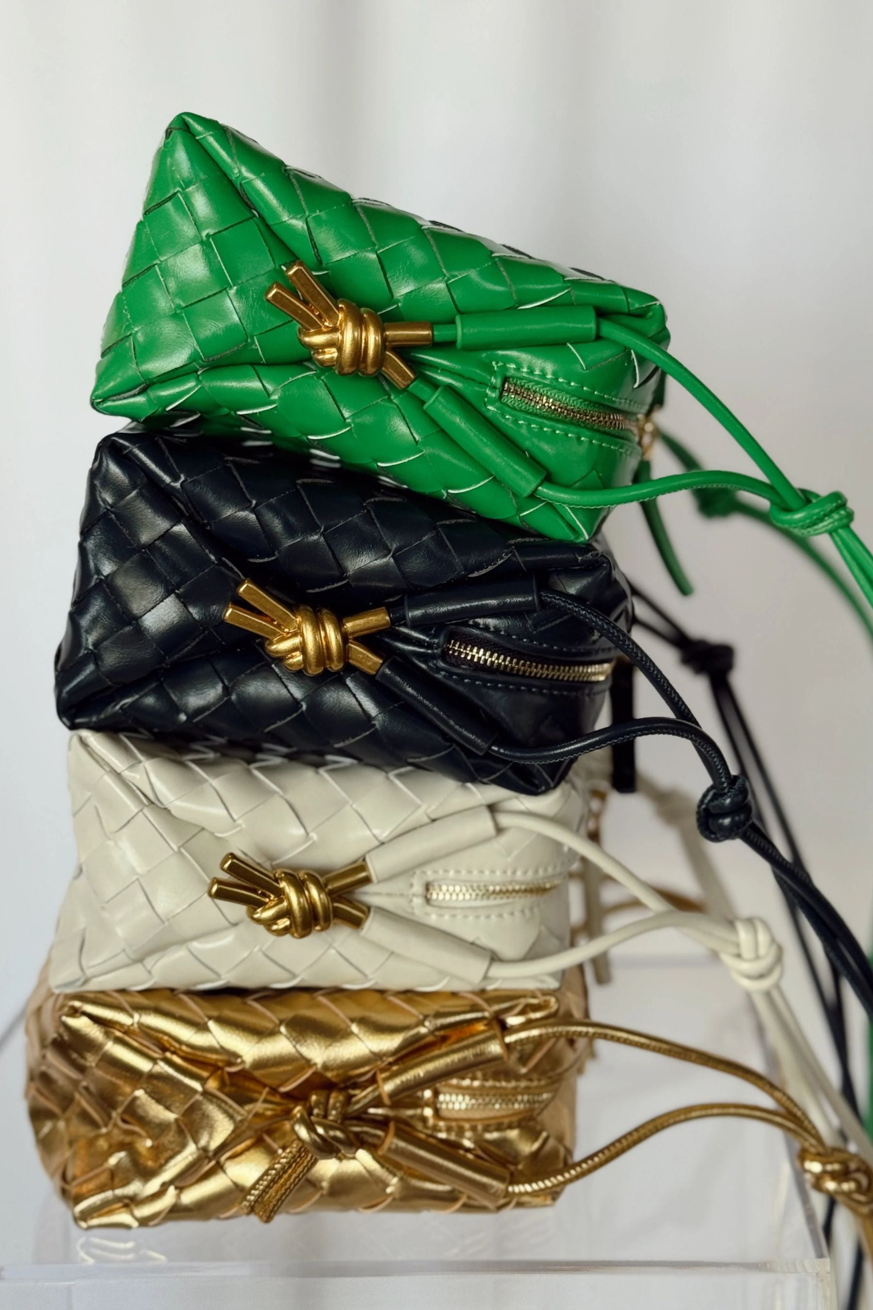 Shiny Weave Crossbody Bag | Gold
