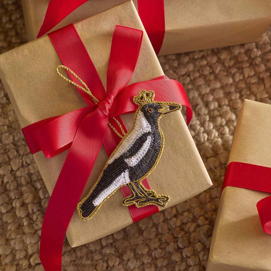 Shiny Bandit Magpie Hanging Decoration