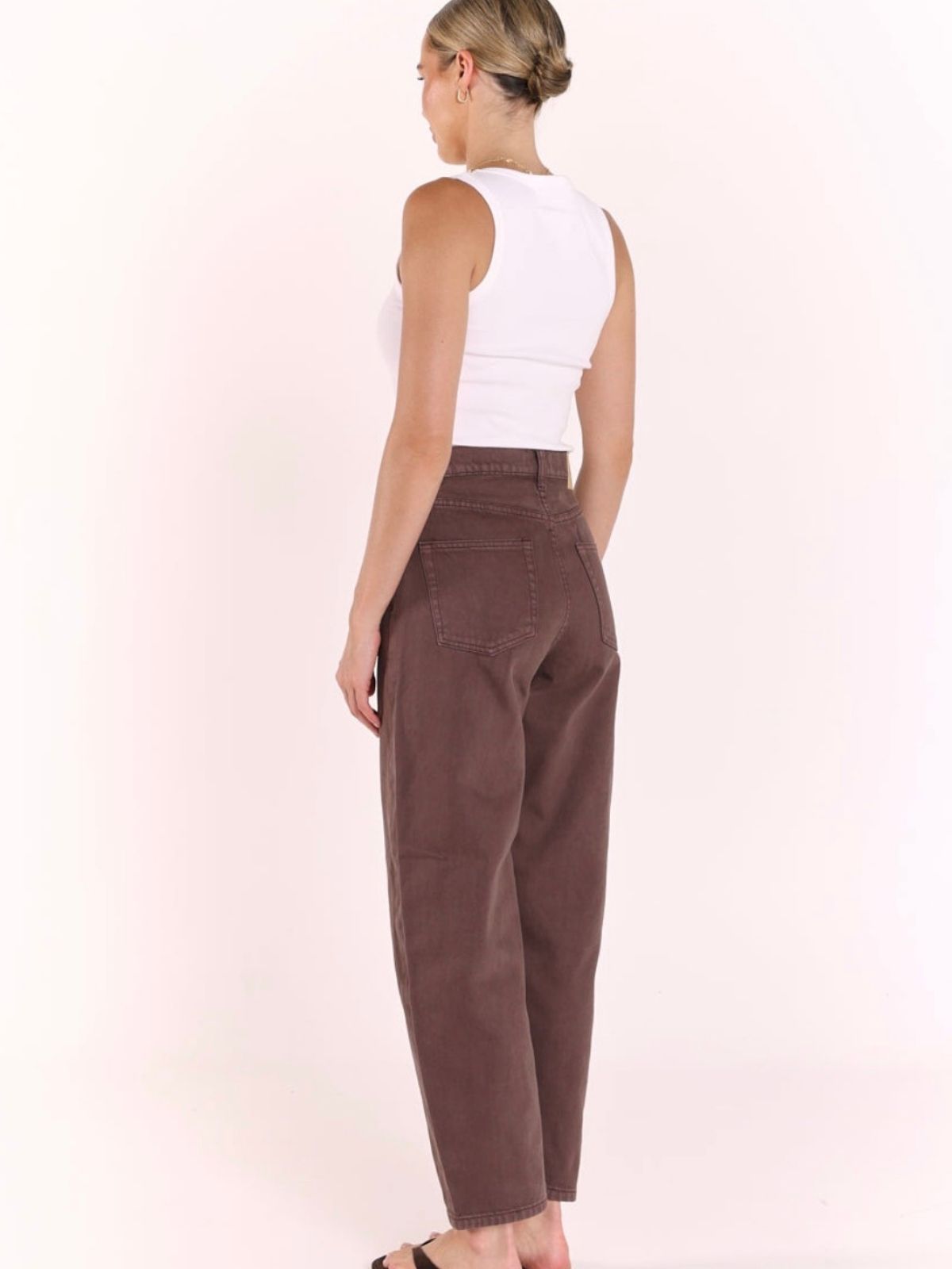 Lola Barrel Jean | Chocolate