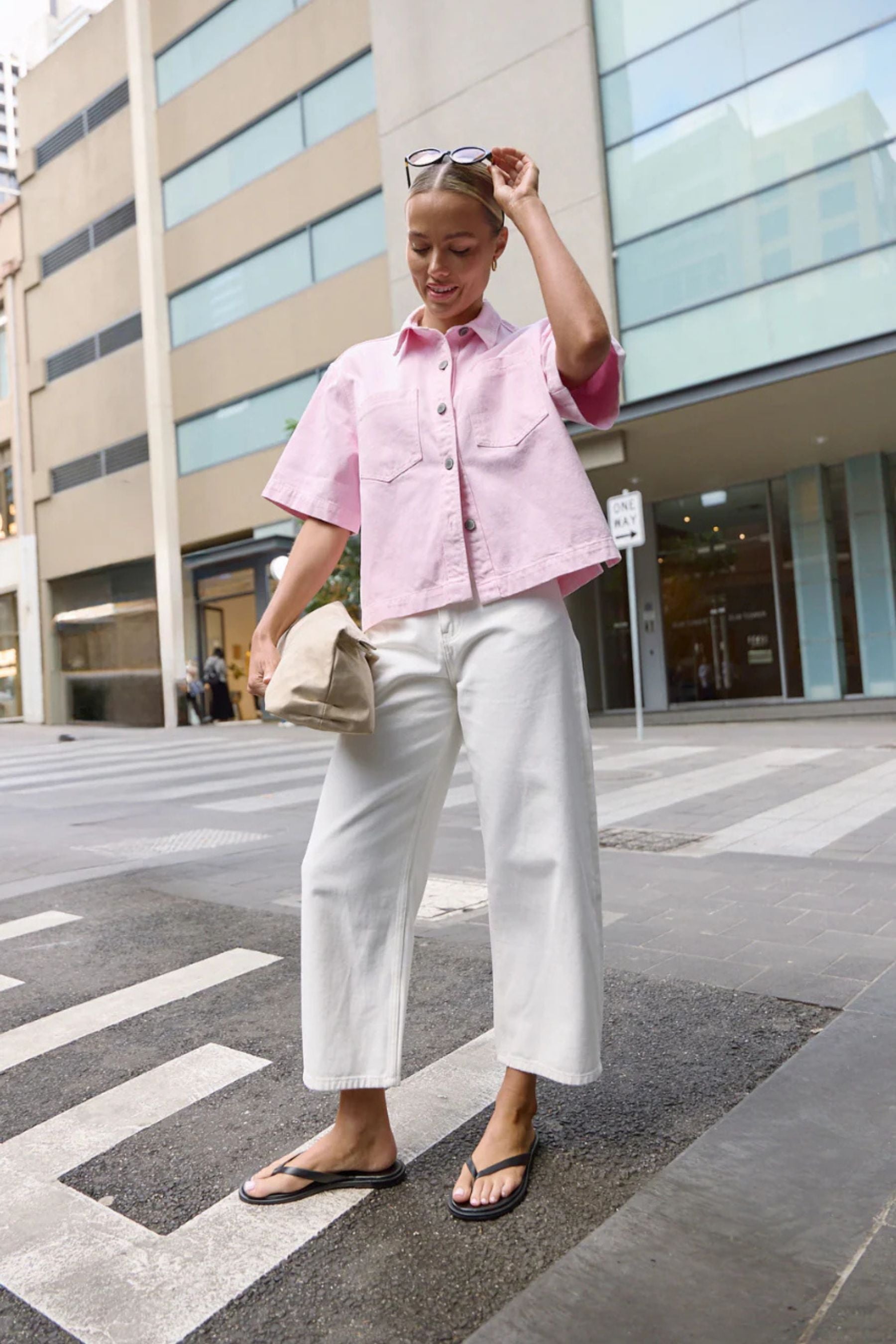 Lola Cropped Barrel Jean | White