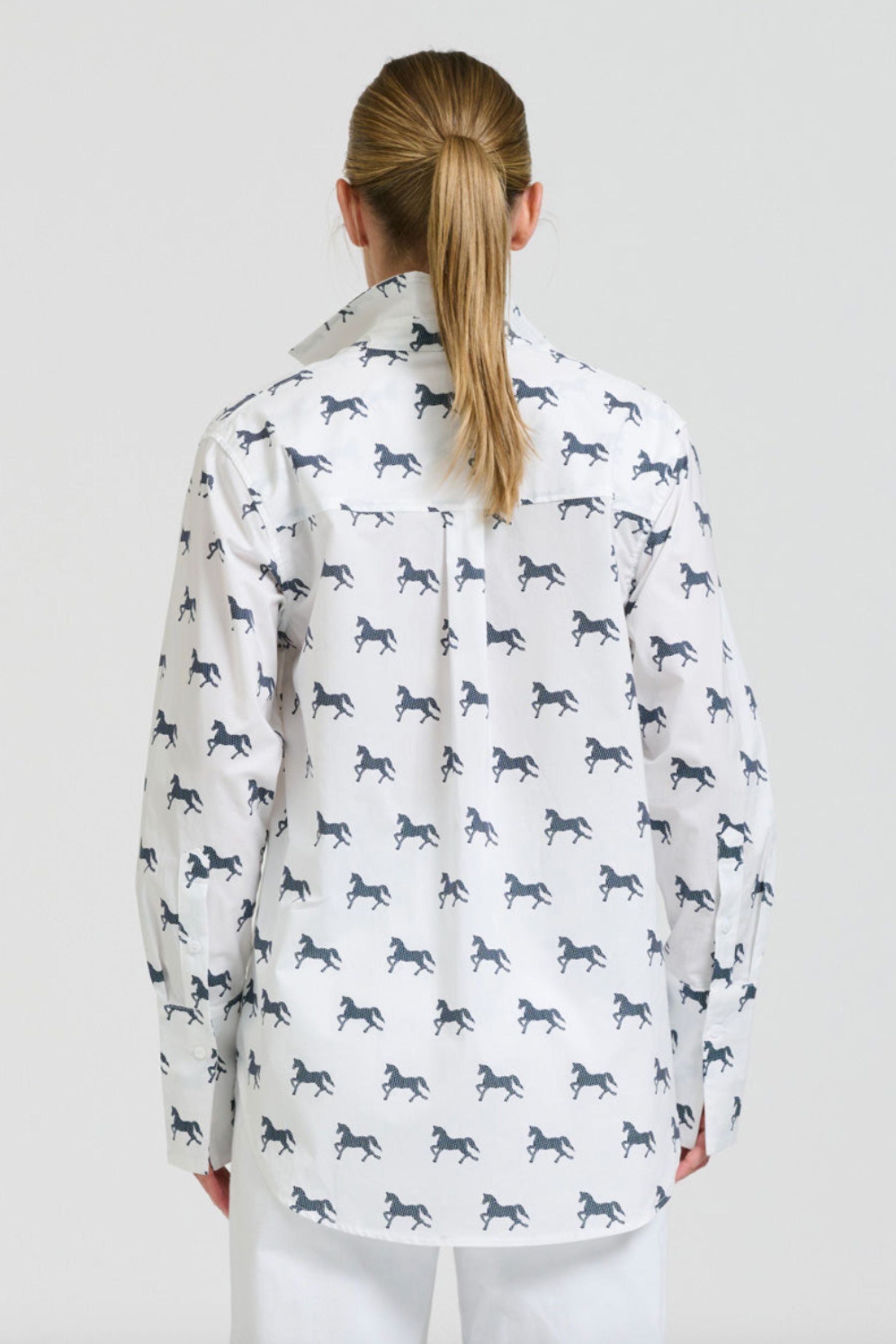 The Elodie Trim Girlfriend Relaxed Shirt | White With Navy Pony