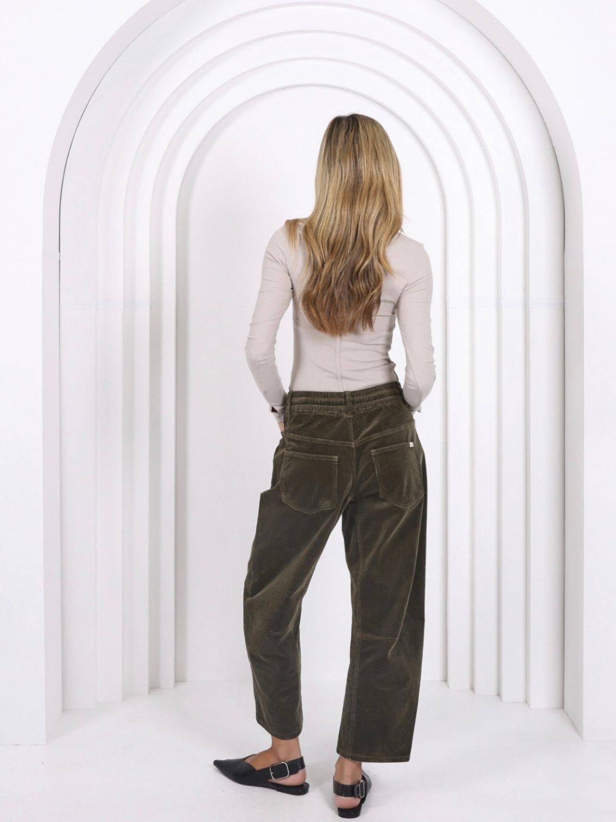 Leo Barrel Cord Jeans | Forest Moss