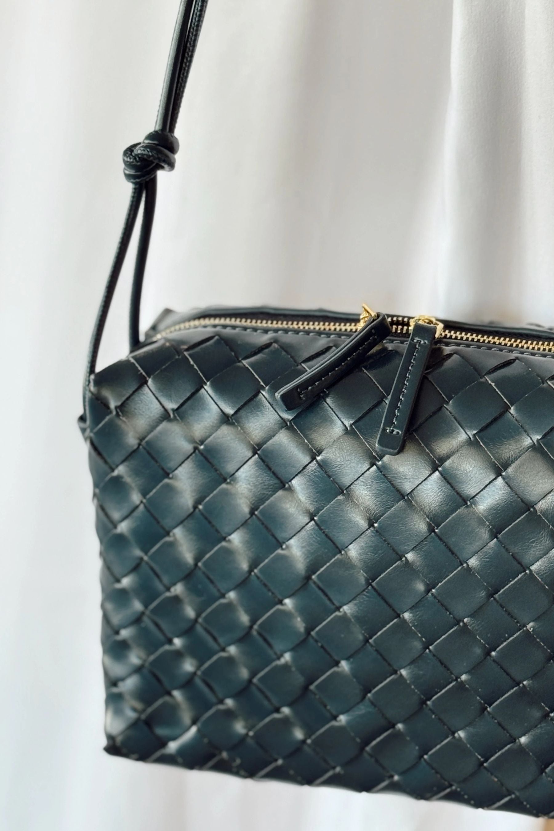 Shiny Weave Crossbody Bag | Navy