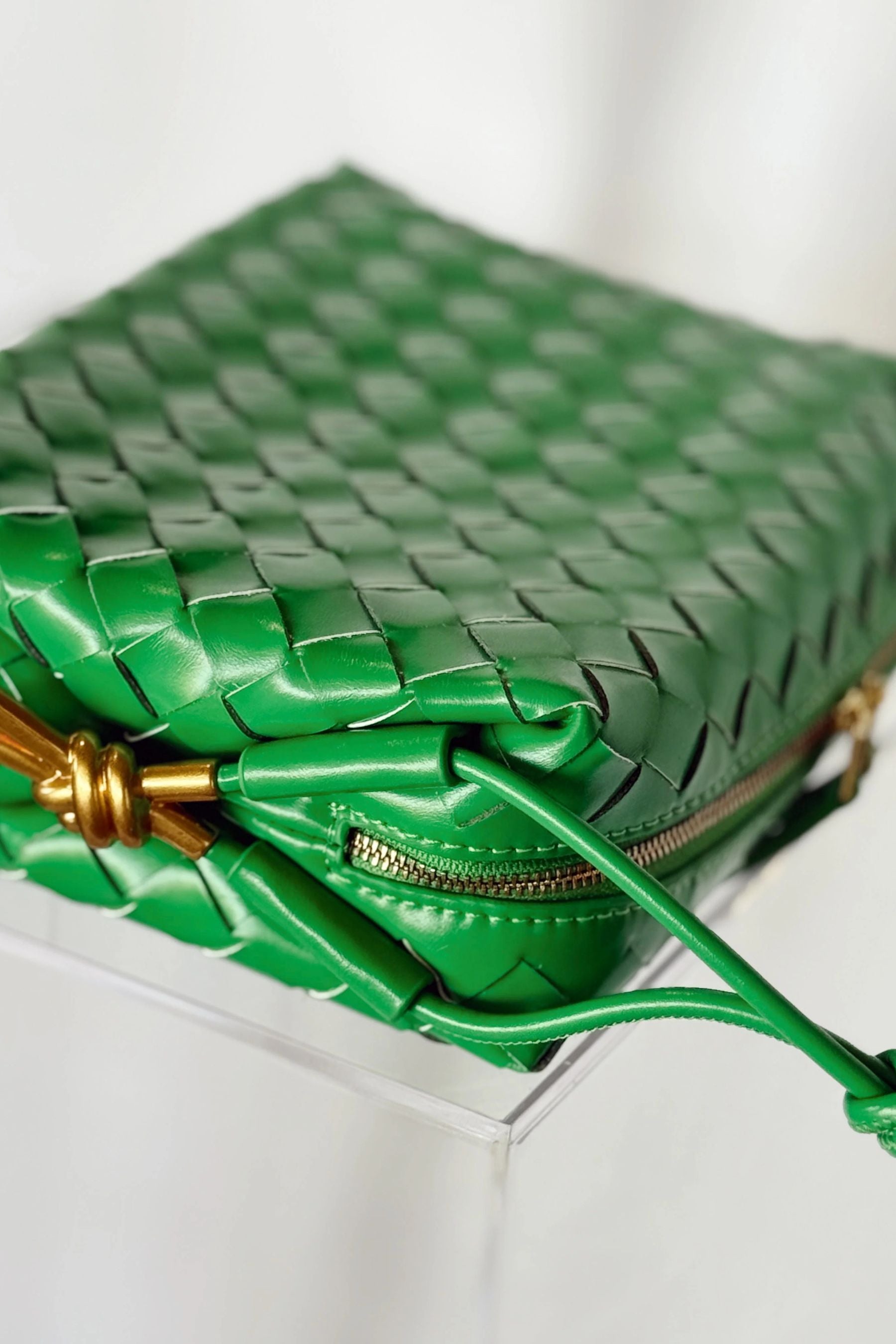 Shiny Weave Crossbody Bag | Green