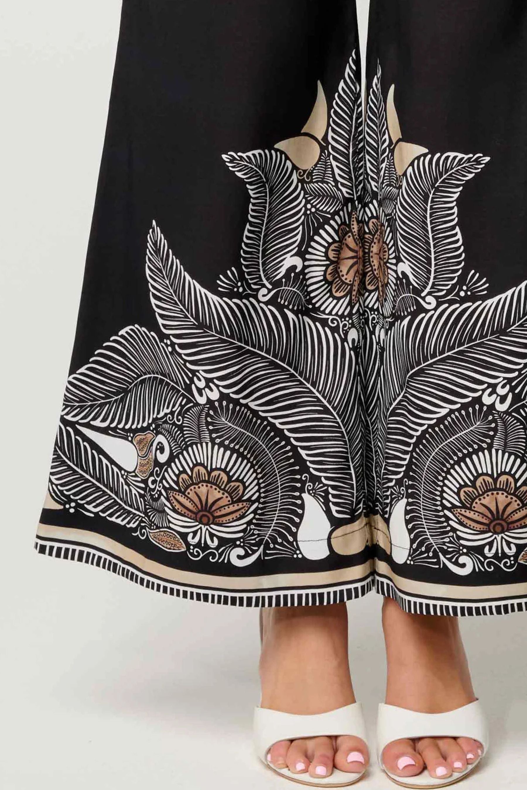 Willow Contrast Panel Pant | Onyx Casablanca