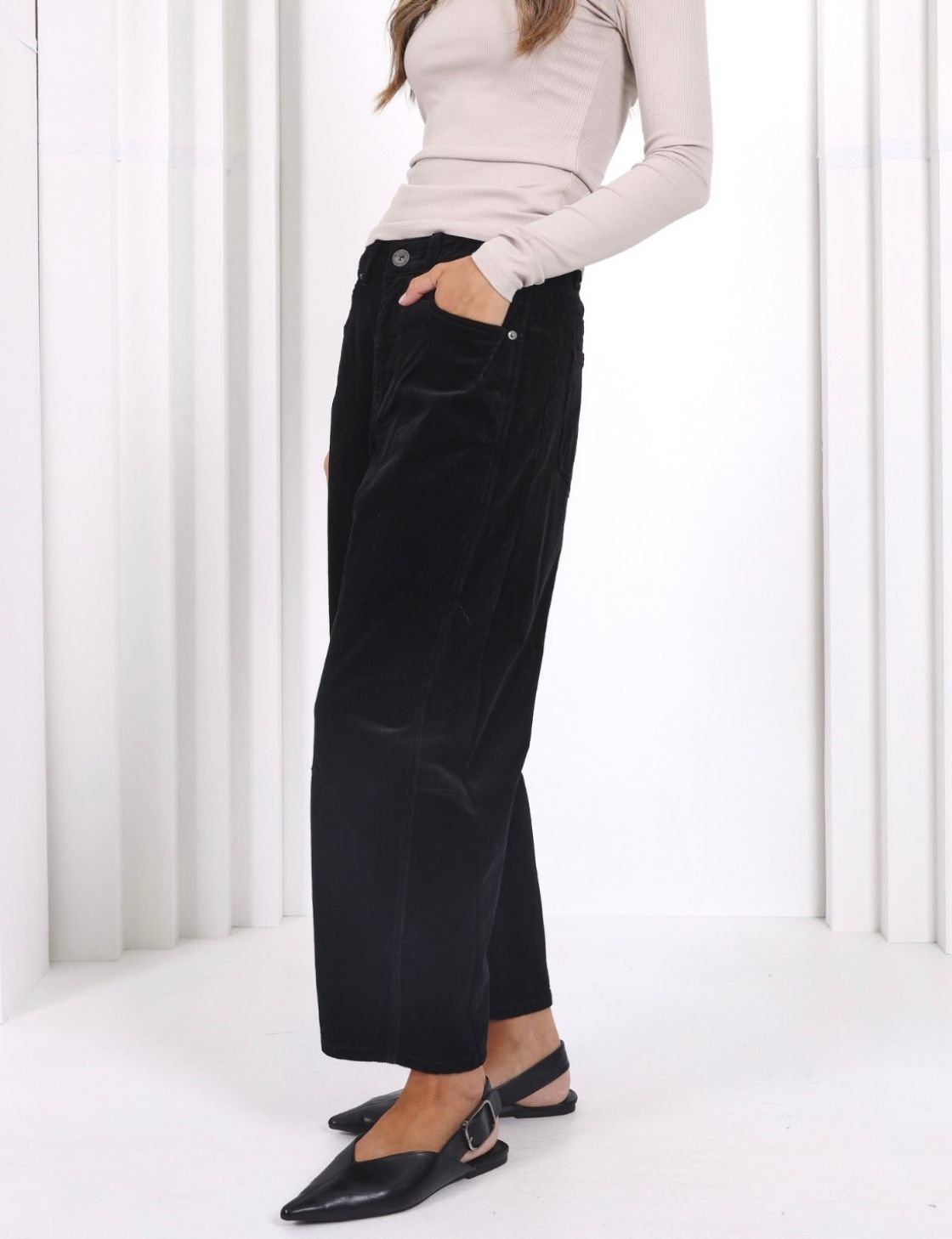 Toni Barrel Cord Jean | Jet Black