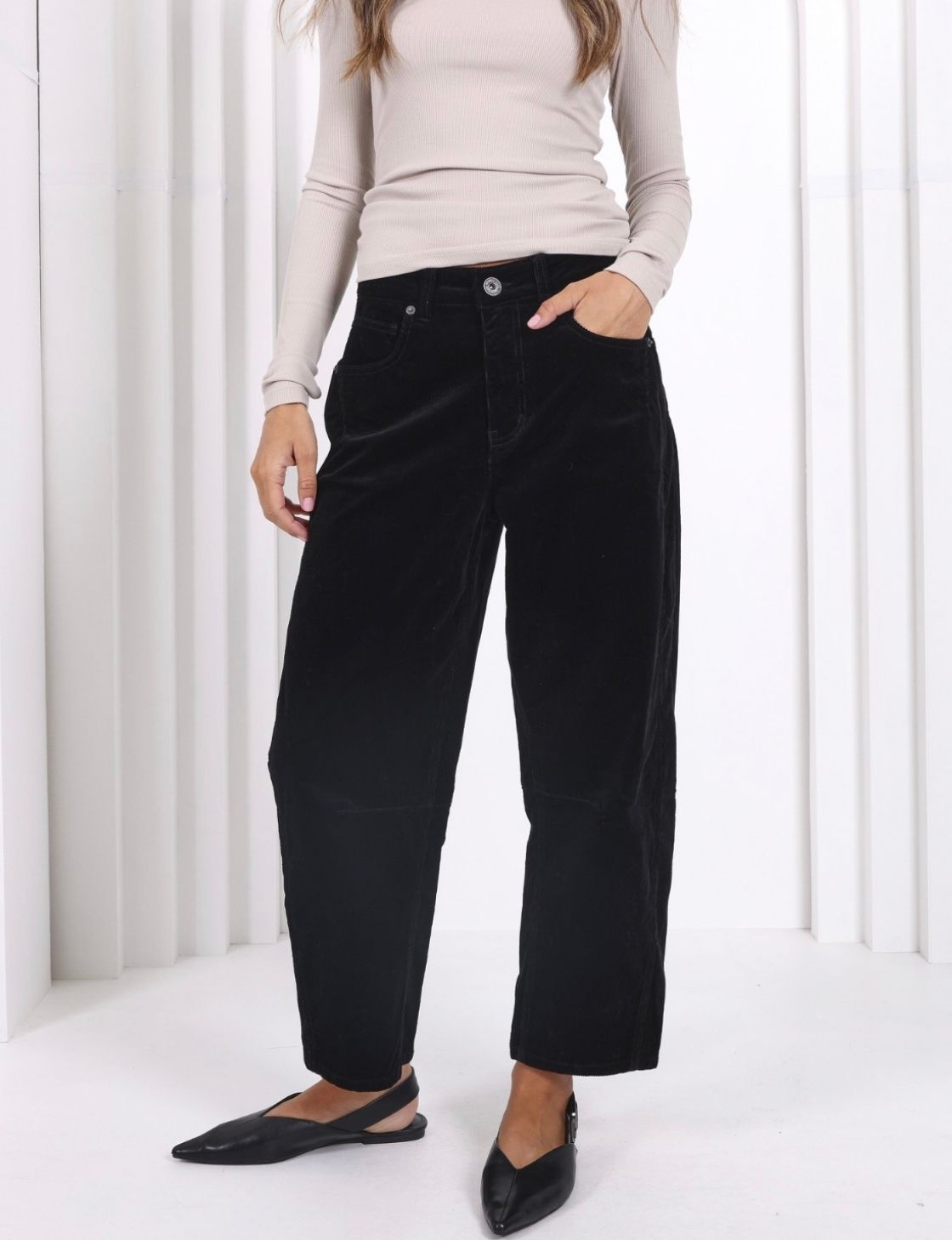Toni Barrel Cord Jean | Jet Black