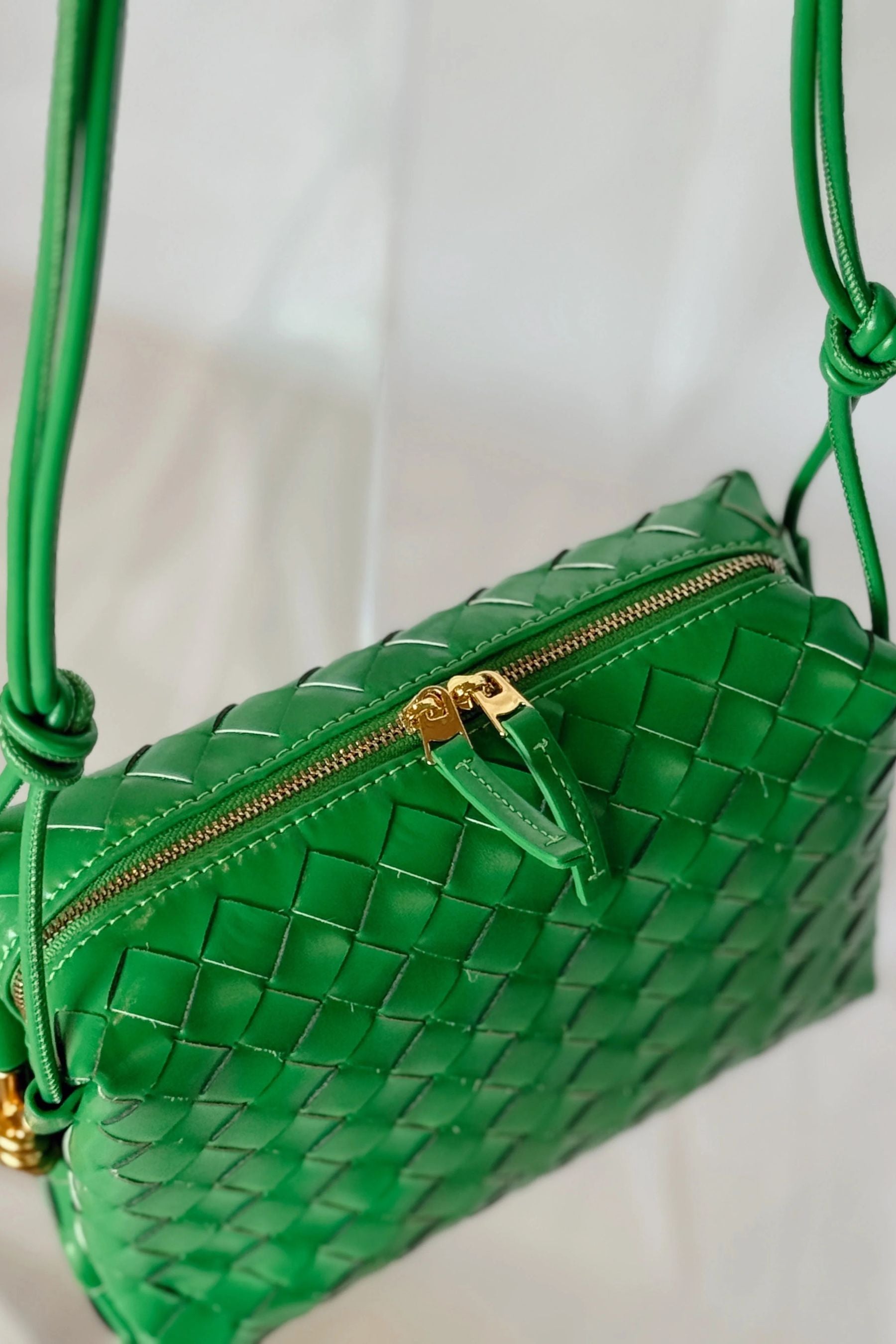 Shiny Weave Crossbody Bag | Green