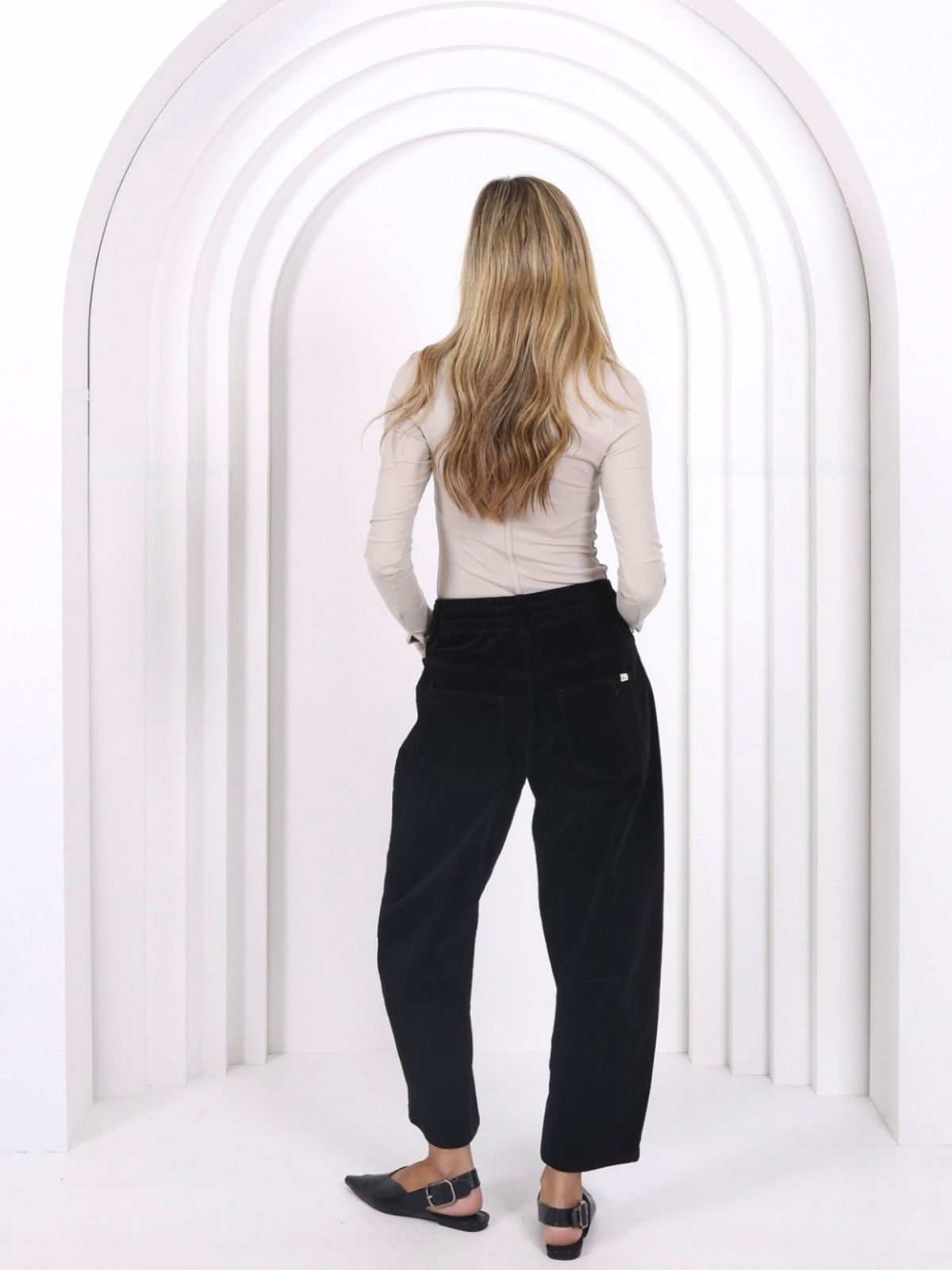 Leo Barrel Cord Jeans | Black
