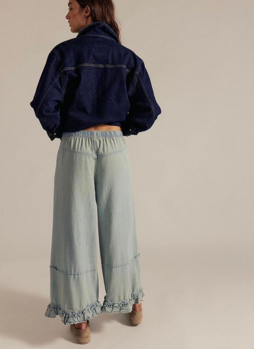 Ruffle Detail Hem Jean | Light Denim